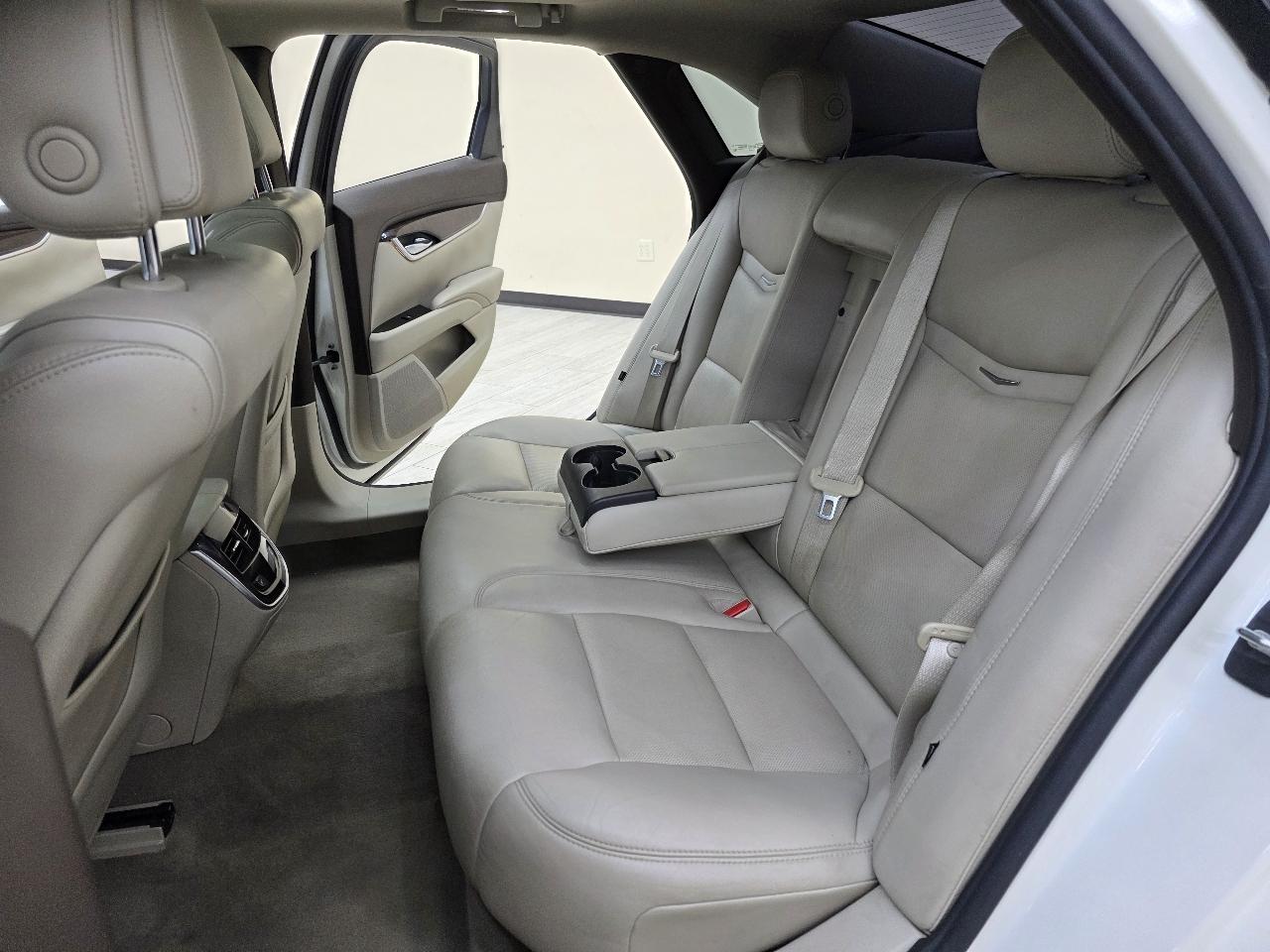 Cadillac XTS Luxury 2013