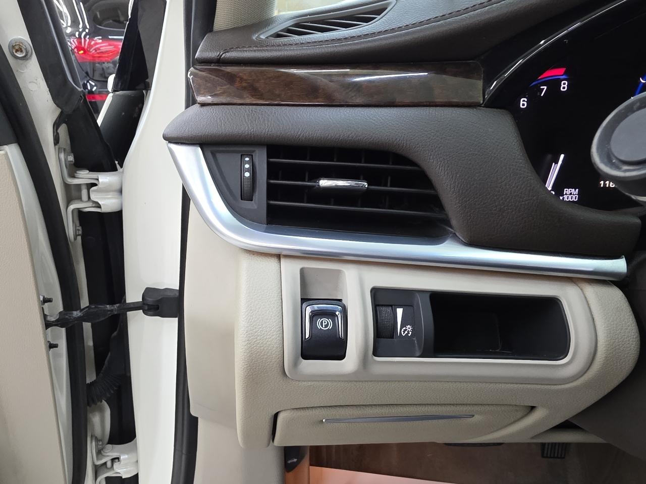 Cadillac XTS Luxury 2013