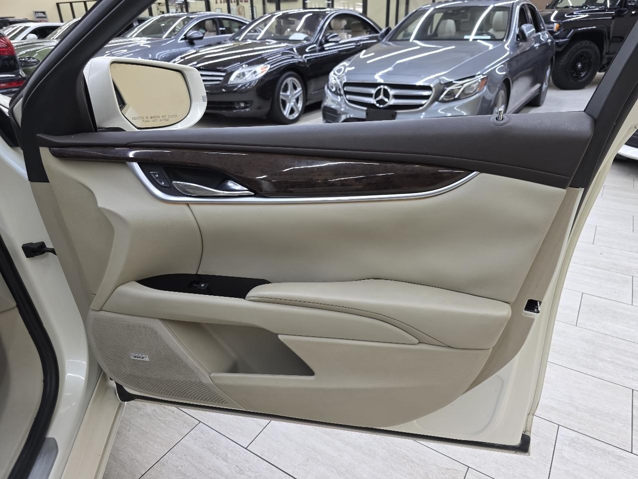 Cadillac XTS Luxury 2013