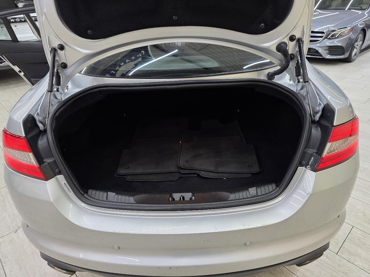 Jaguar XF-Series XF 2.0L I4T 2014
