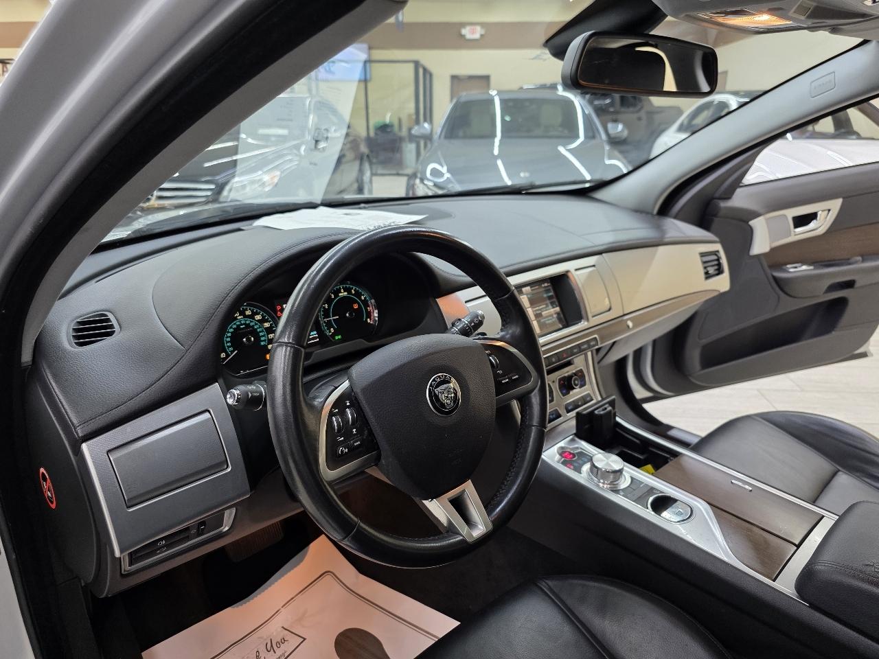 Jaguar XF-Series XF 2.0L I4T 2014