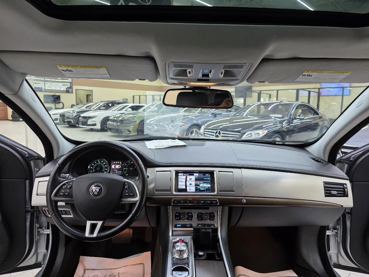 Jaguar XF-Series XF 2.0L I4T 2014
