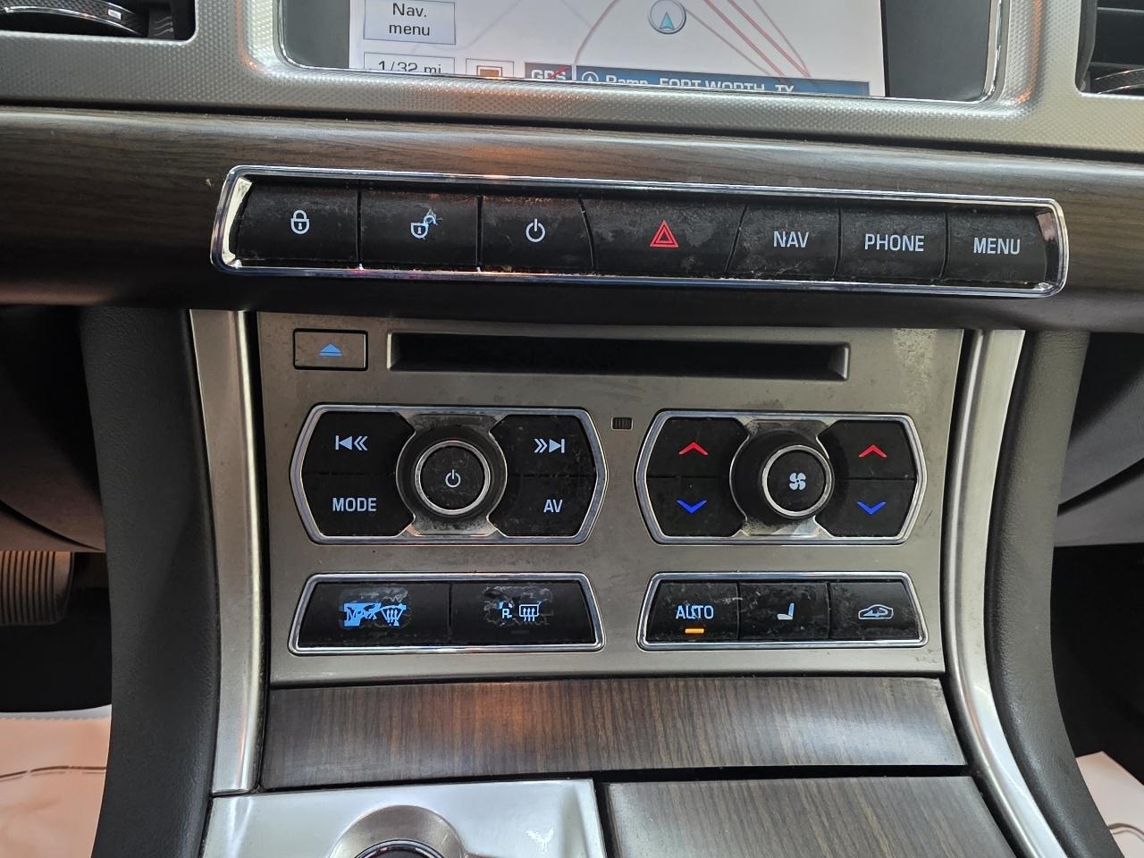 Jaguar XF-Series XF 2.0L I4T 2014