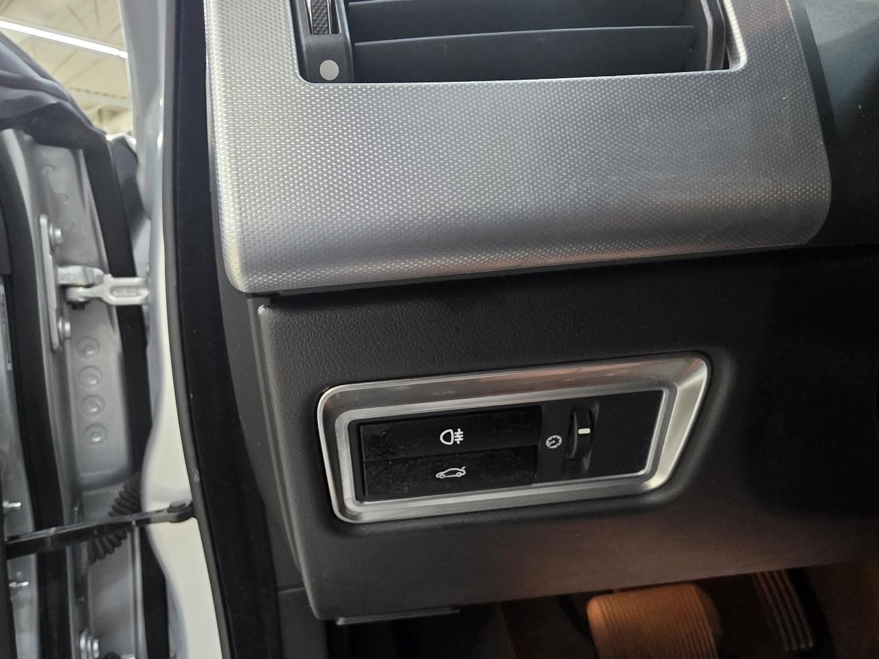 Jaguar XF-Series XF 2.0L I4T 2014