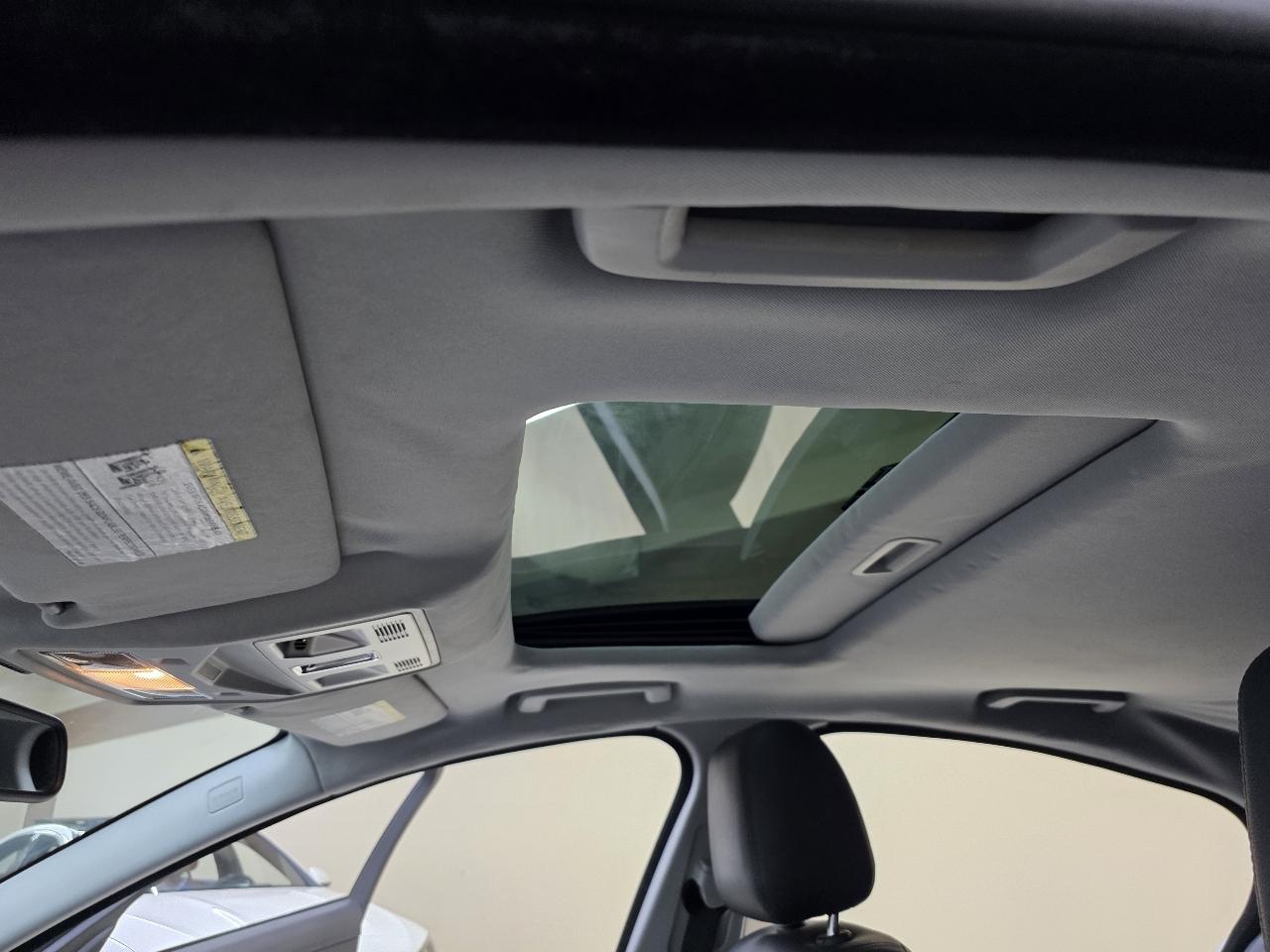 Jaguar XF-Series XF 2.0L I4T 2014