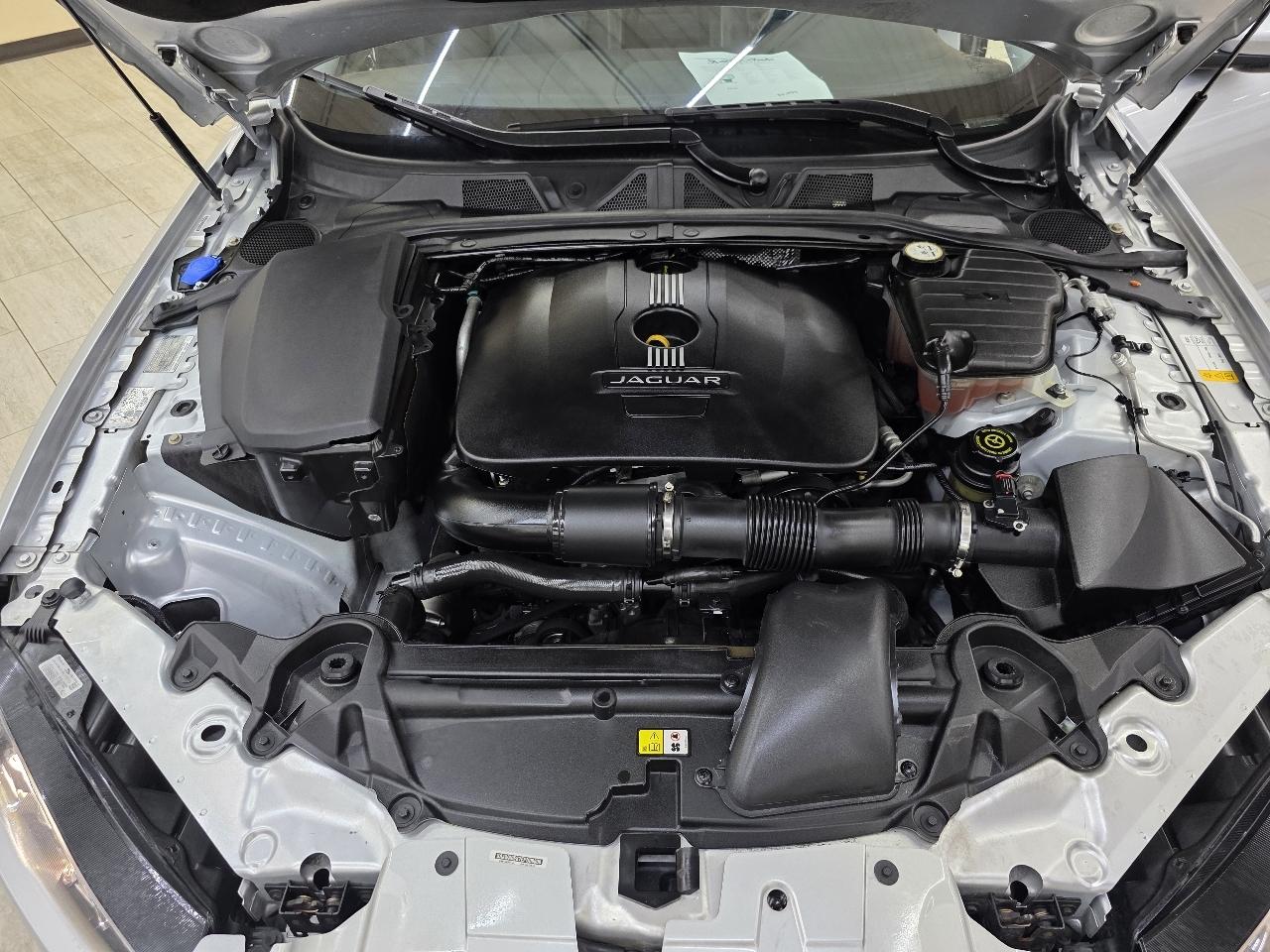 Jaguar XF-Series XF 2.0L I4T 2014