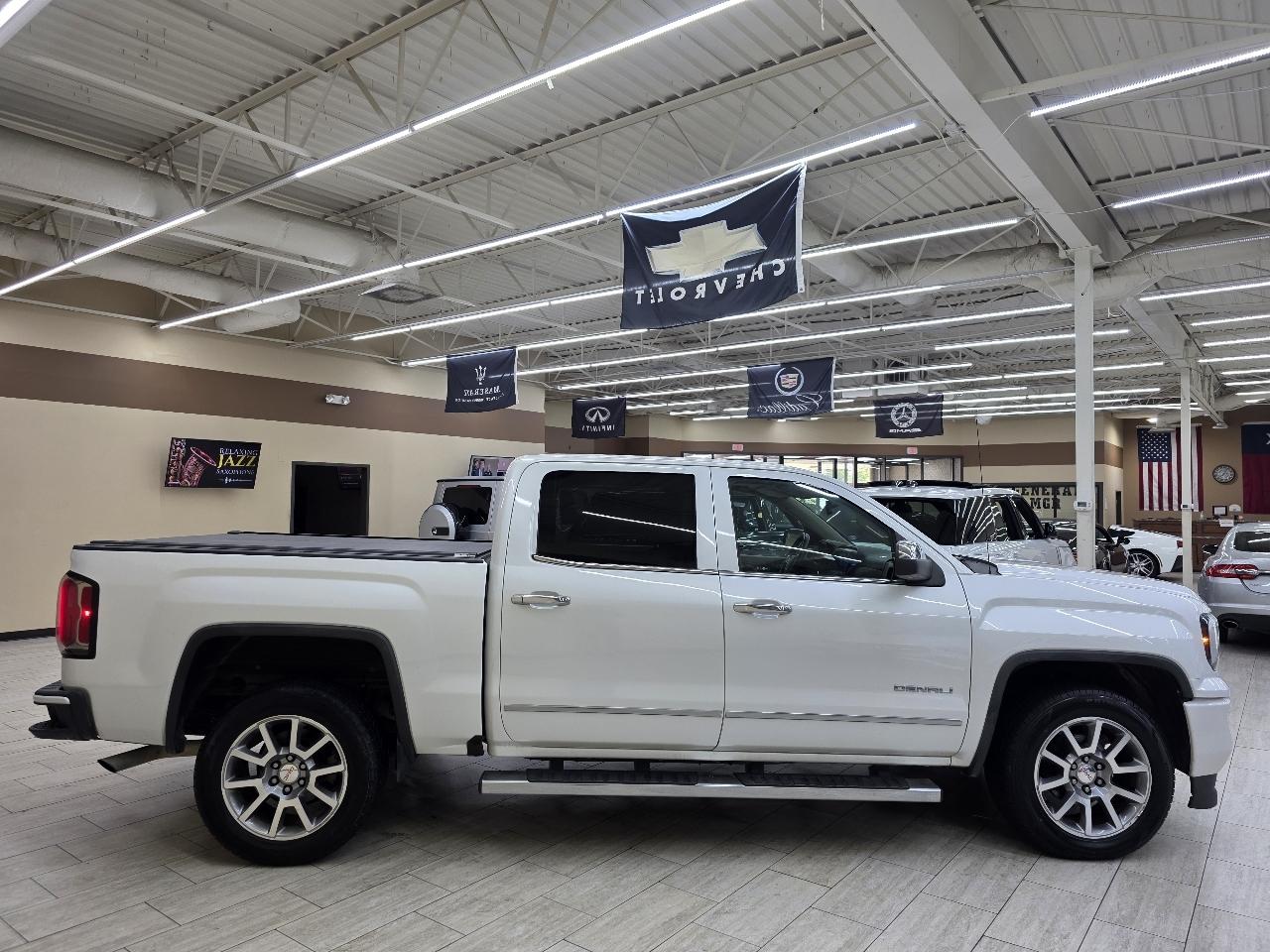 GMC Sierra 1500 Denali Crew Cab Short Box 4WD 2017