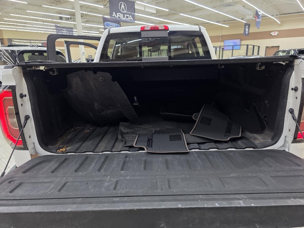 GMC Sierra 1500 Denali Crew Cab Short Box 4WD 2017