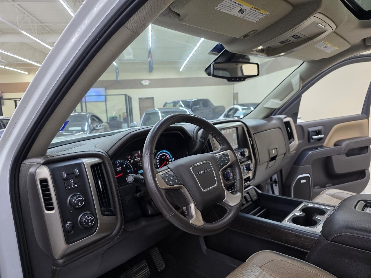 GMC Sierra 1500 Denali Crew Cab Short Box 4WD 2017