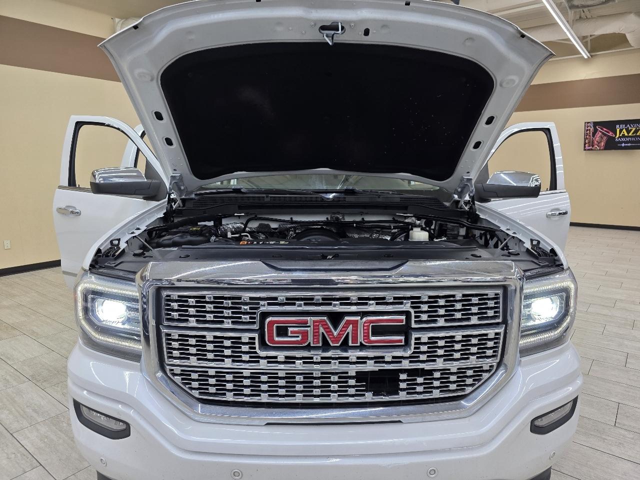 GMC Sierra 1500 Denali Crew Cab Short Box 4WD 2017