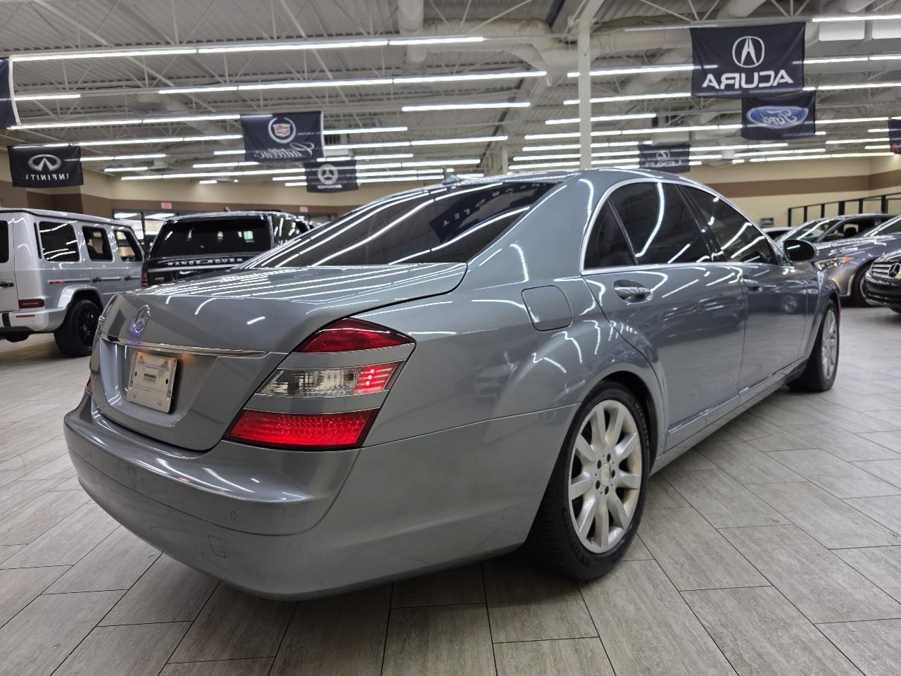 Mercedes-Benz S-Class S550 2008
