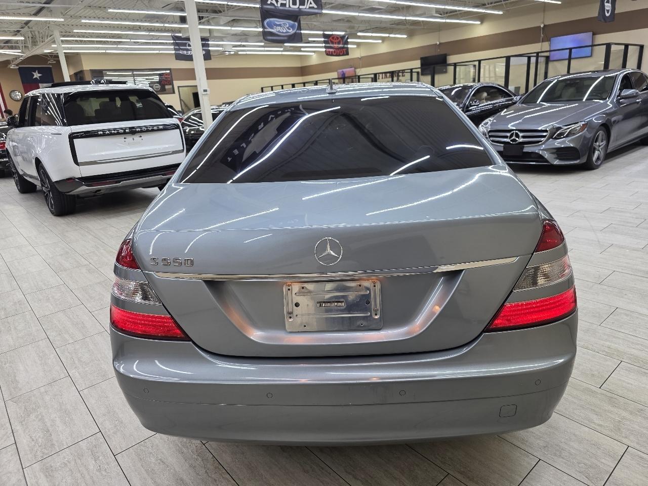 Mercedes-Benz S-Class S550 2008