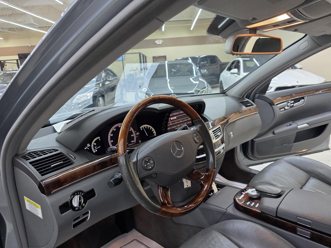 Mercedes-Benz S-Class S550 2008