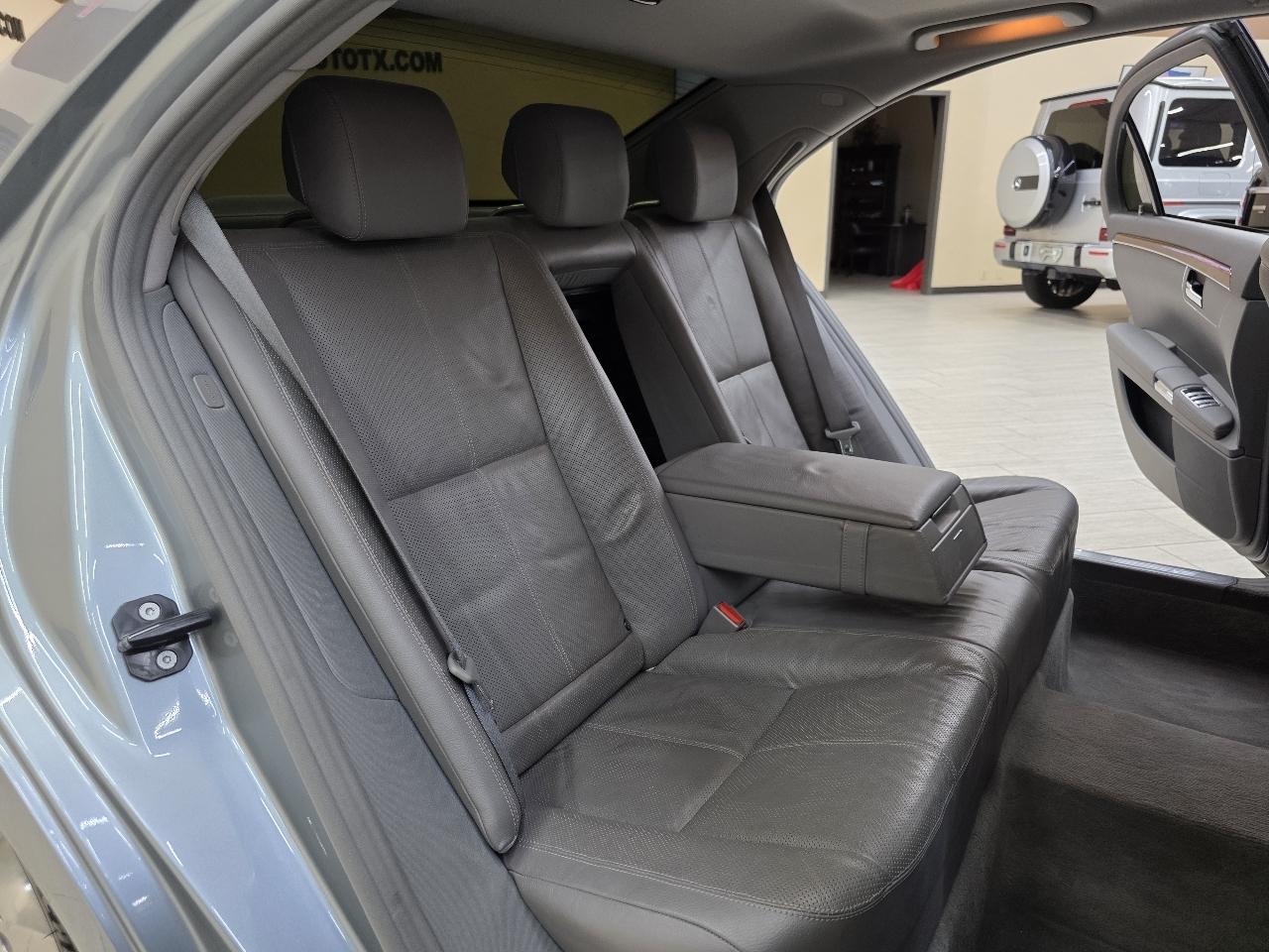 Mercedes-Benz S-Class S550 2008