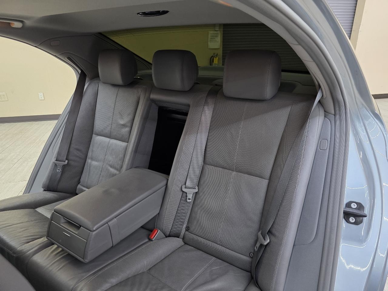 Mercedes-Benz S-Class S550 2008