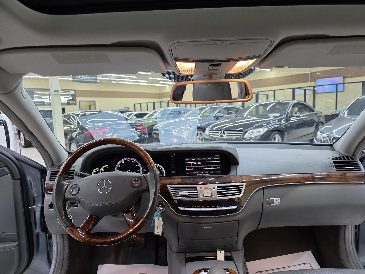 Mercedes-Benz S-Class S550 2008
