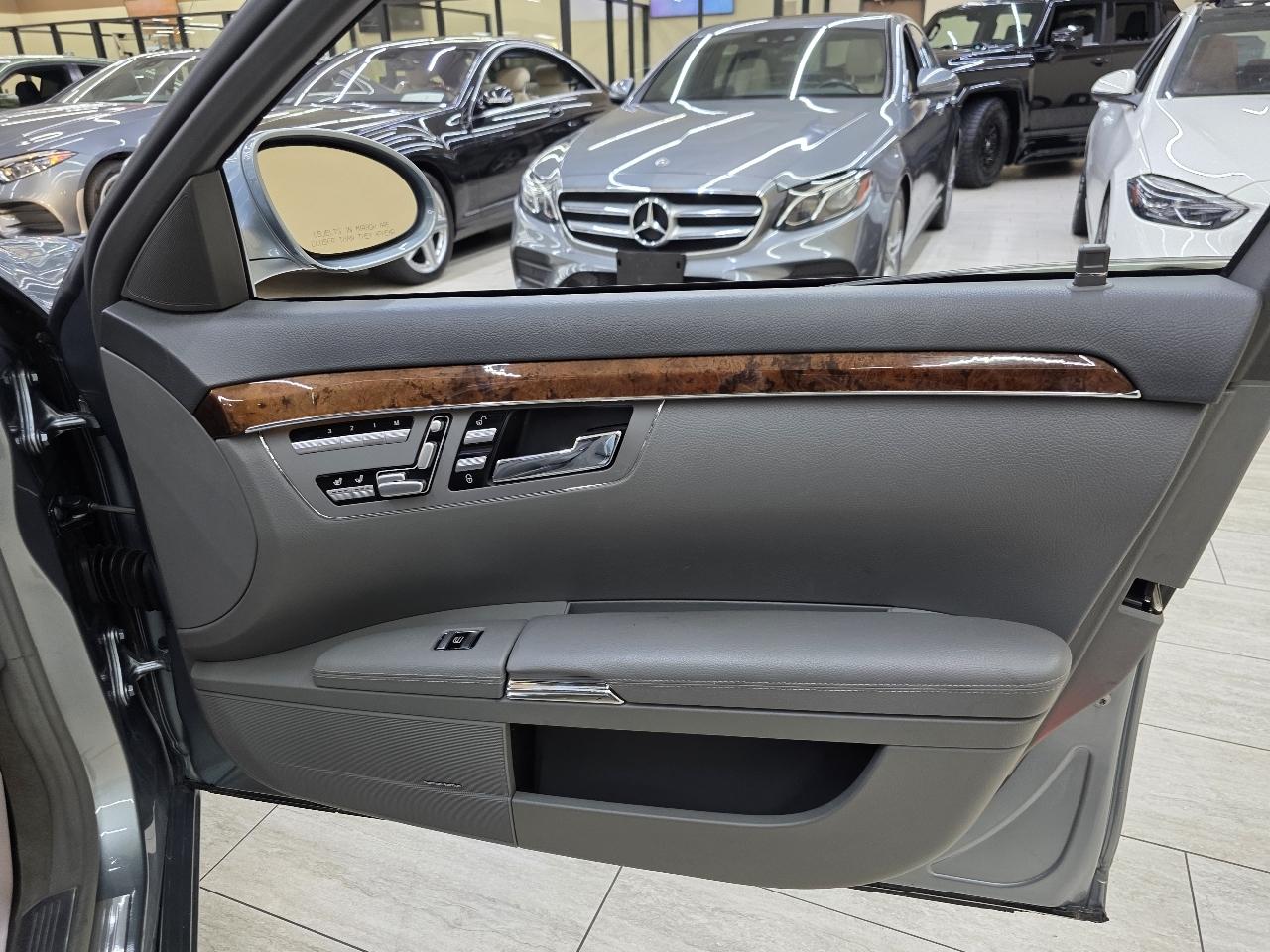 Mercedes-Benz S-Class S550 2008