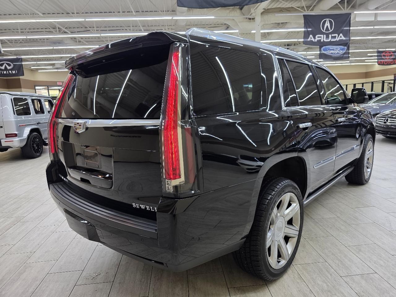 Cadillac Escalade Premium 4WD 2018