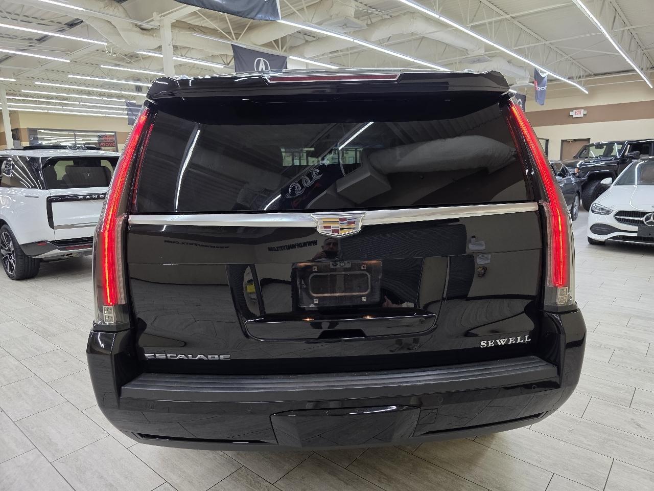 Cadillac Escalade Premium 4WD 2018