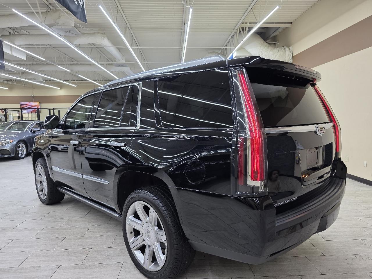Cadillac Escalade Premium 4WD 2018