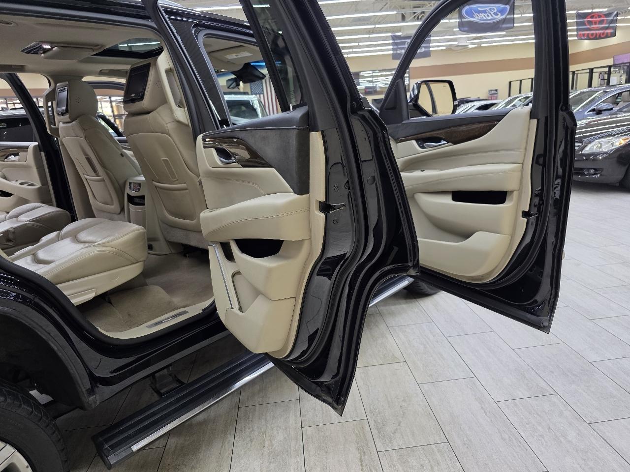 Cadillac Escalade Premium 4WD 2018