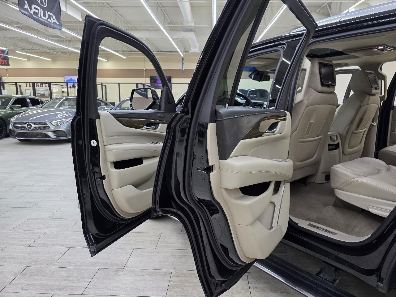 Cadillac Escalade Premium 4WD 2018