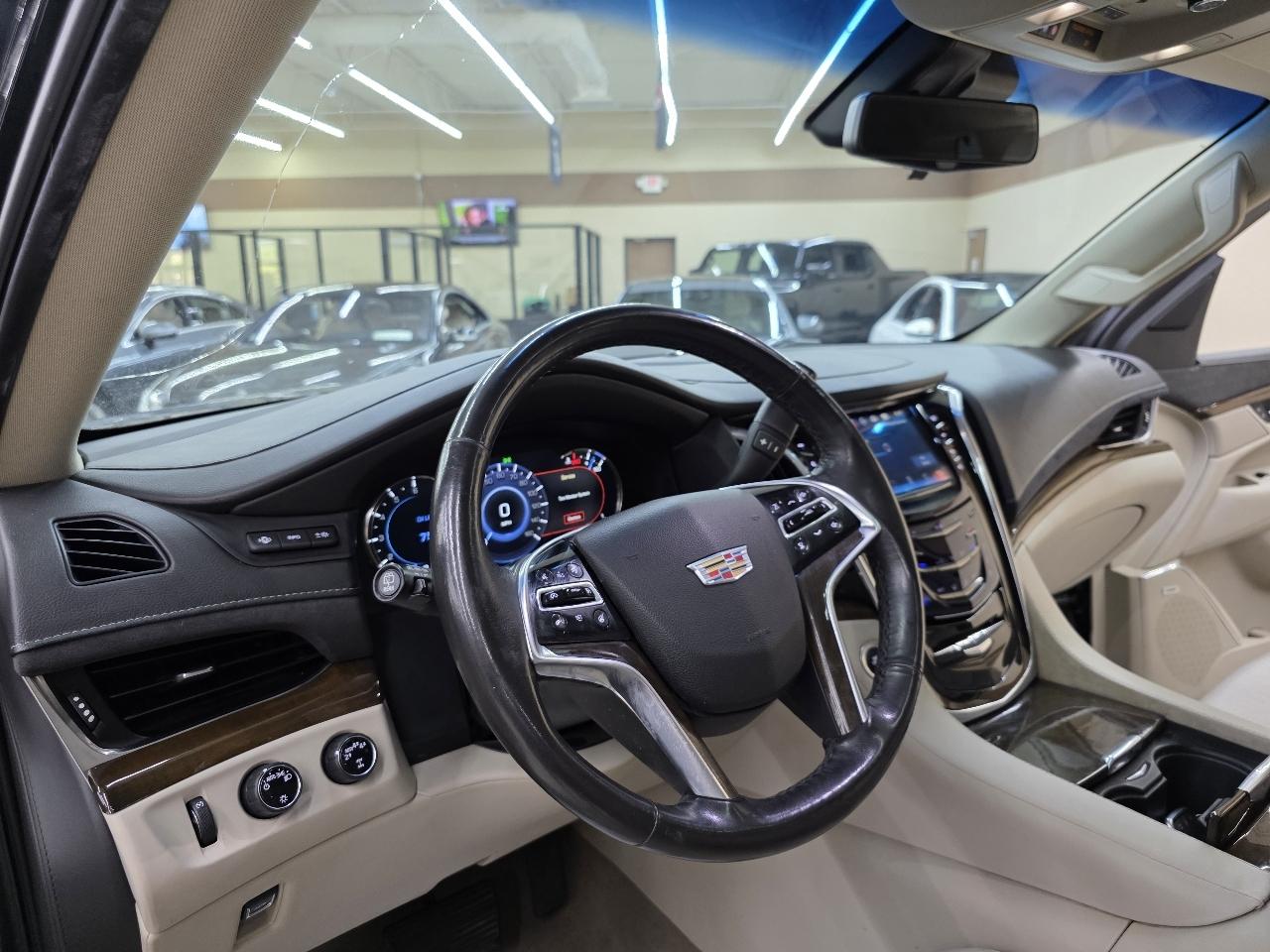 Cadillac Escalade Premium 4WD 2018
