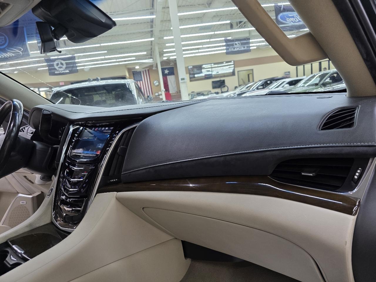 Cadillac Escalade Premium 4WD 2018