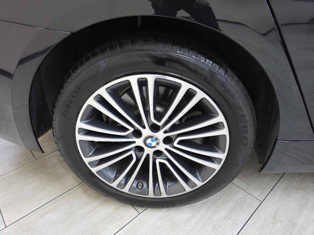 BMW 5-Series 530i 2018
