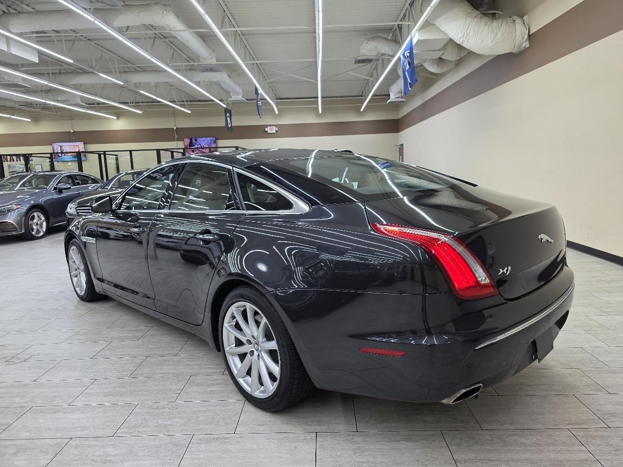 Jaguar XJ-Series XJ 2012