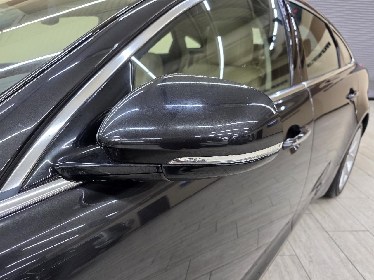 Jaguar XJ-Series XJ 2012