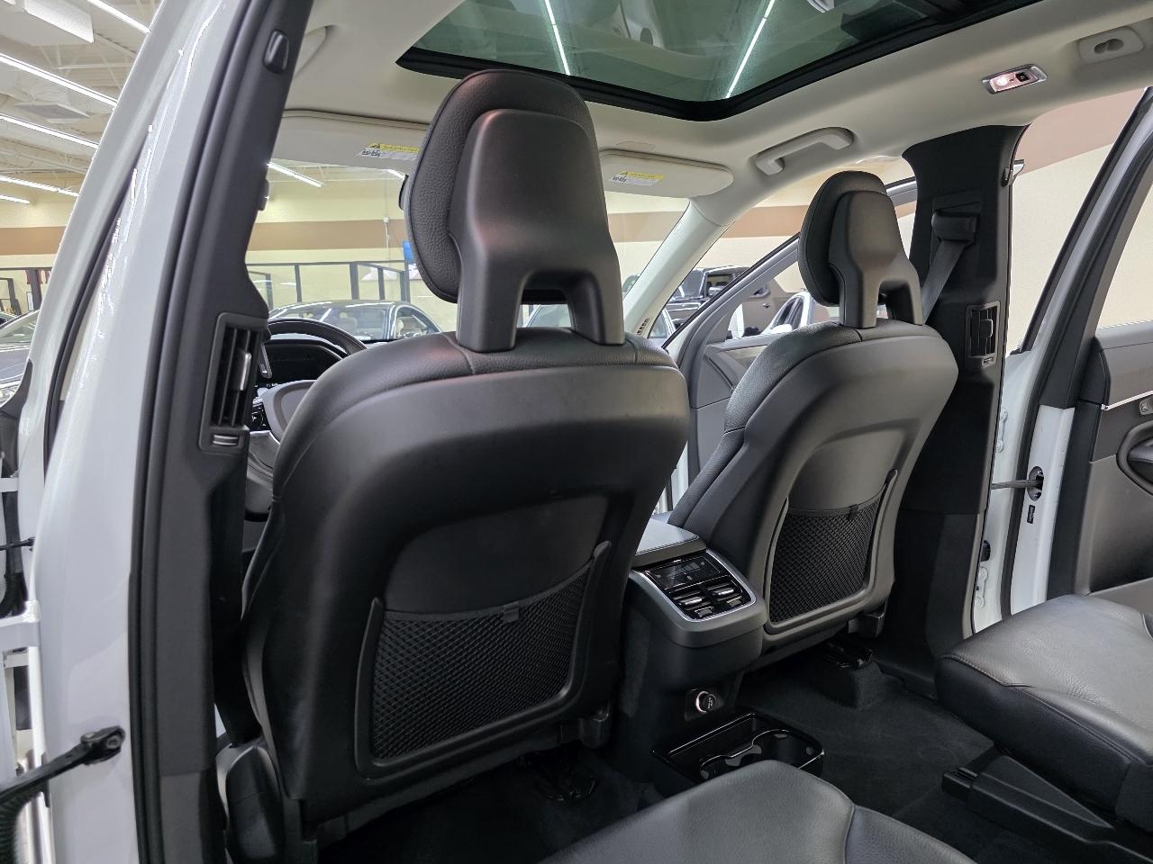 Volvo XC90 T6 Momentum AWD 2020