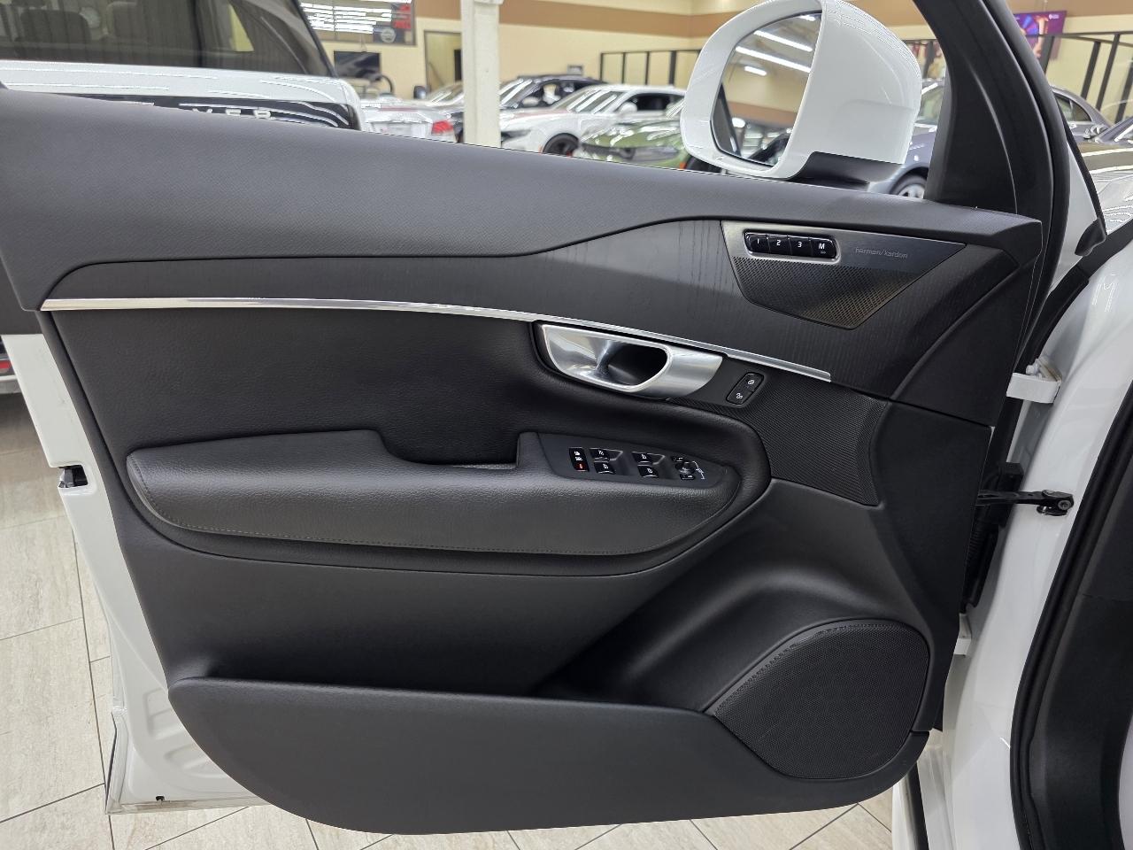 Volvo XC90 T6 Momentum AWD 2020