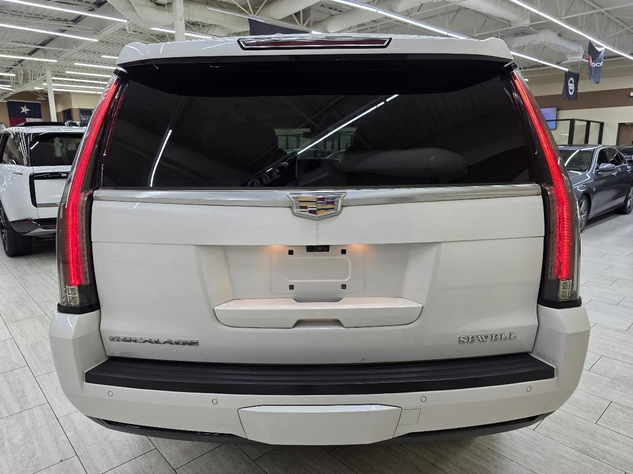 Cadillac Escalade Premium 4WD 2017