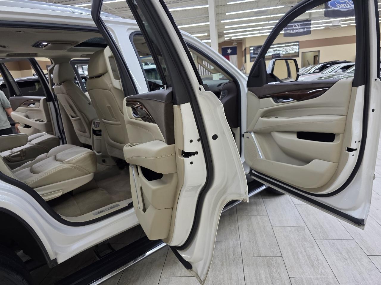 Cadillac Escalade Premium 4WD 2017