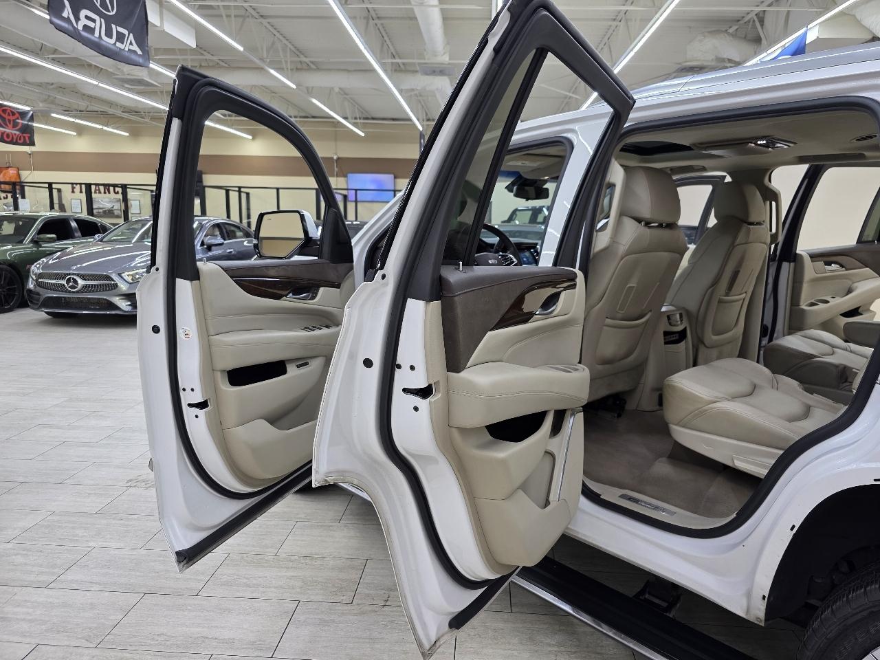 Cadillac Escalade Premium 4WD 2017