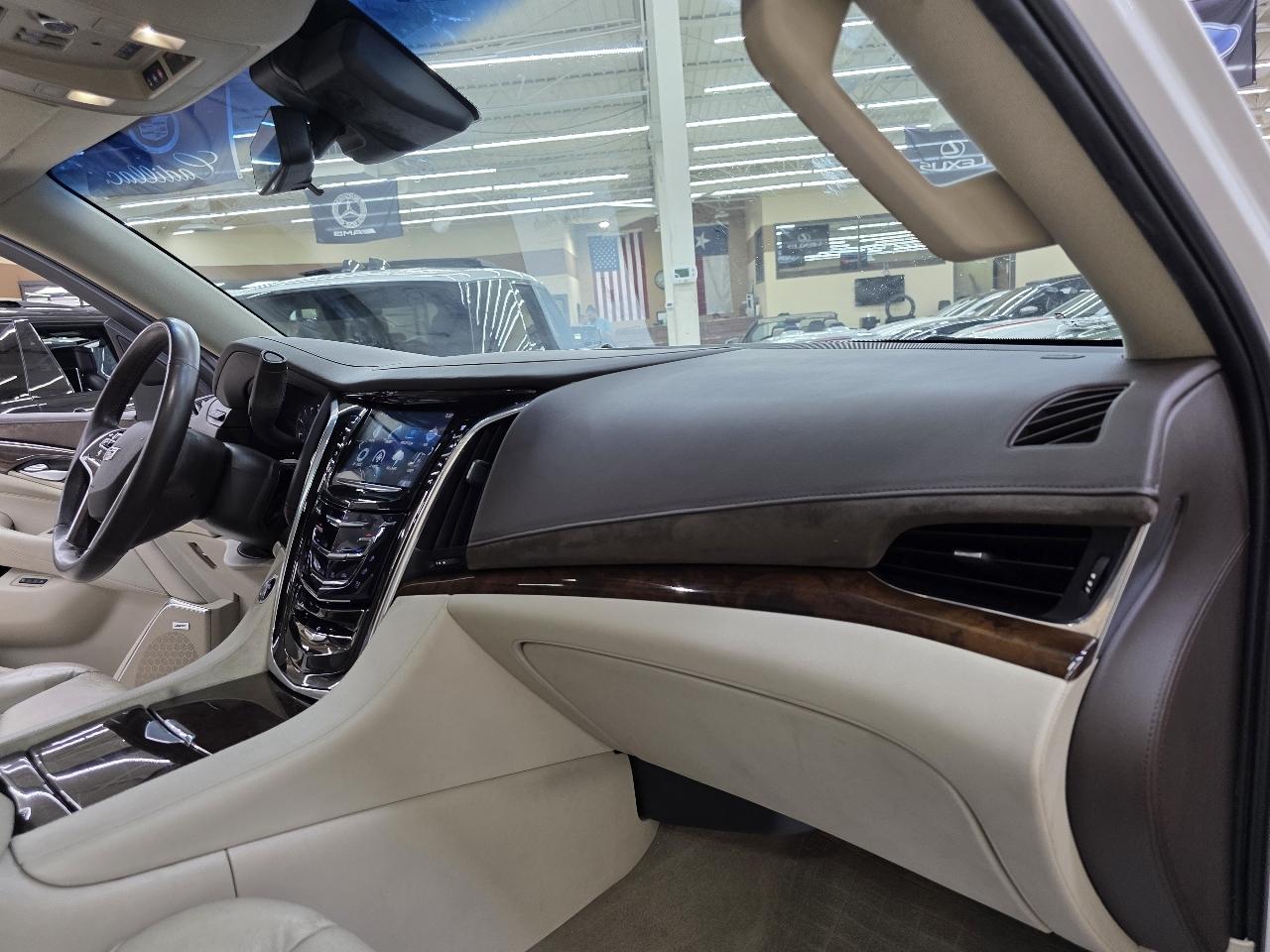 Cadillac Escalade Premium 4WD 2017