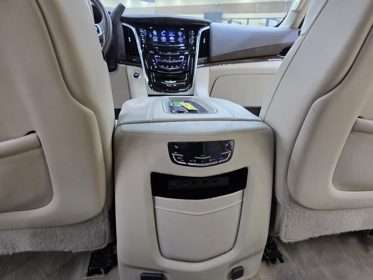 Cadillac Escalade Premium 4WD 2017