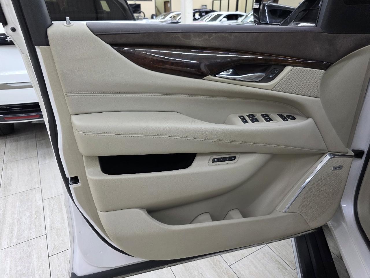 Cadillac Escalade Premium 4WD 2017