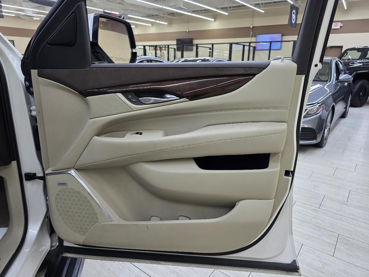 Cadillac Escalade Premium 4WD 2017