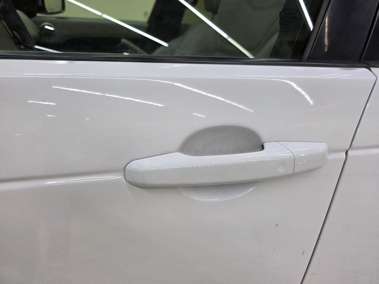 Land Rover Discovery SE 2019