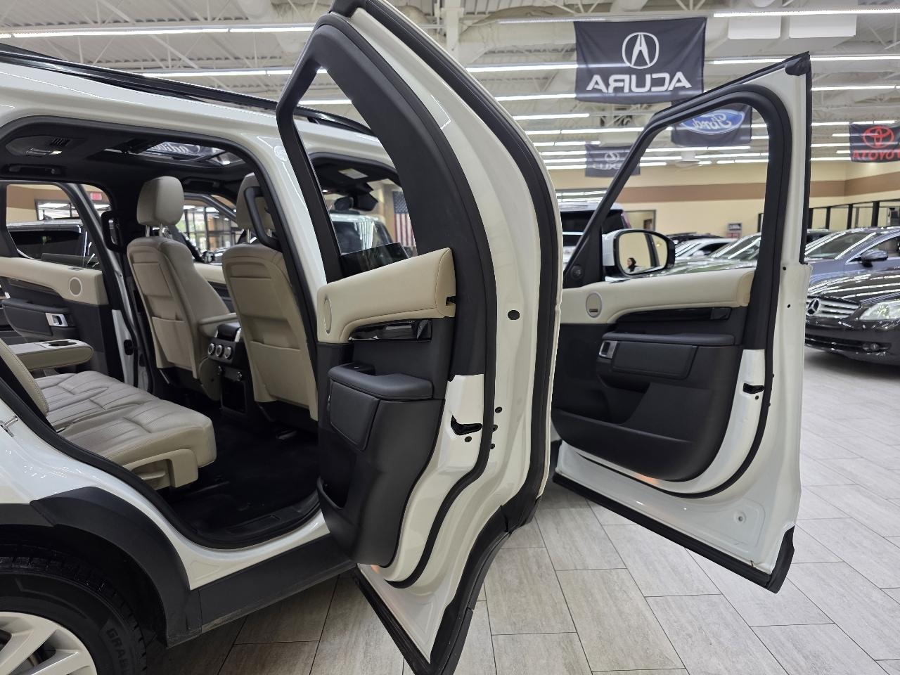 Land Rover Discovery SE 2019