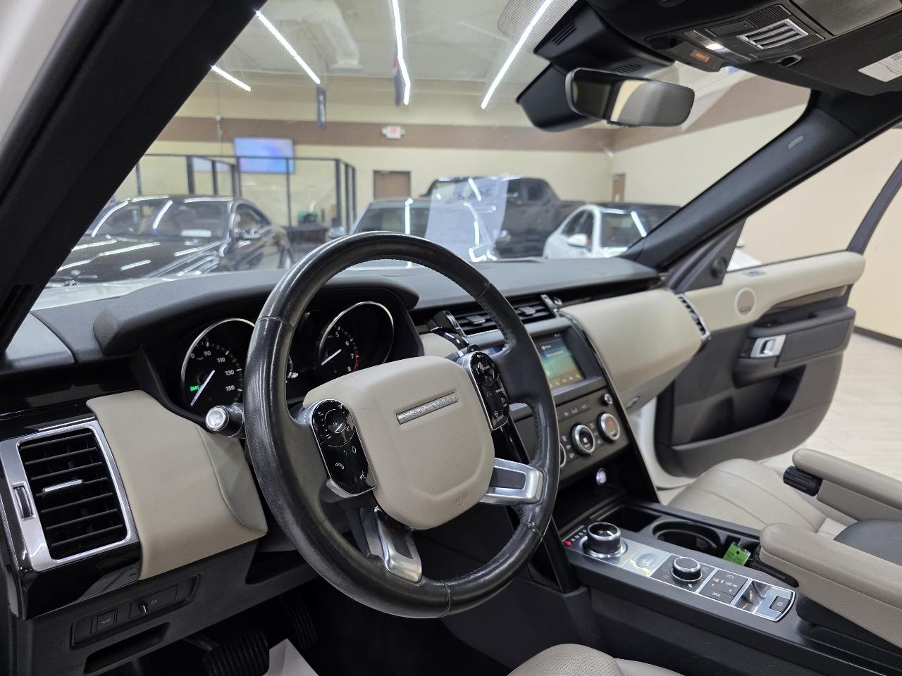 Land Rover Discovery SE 2019