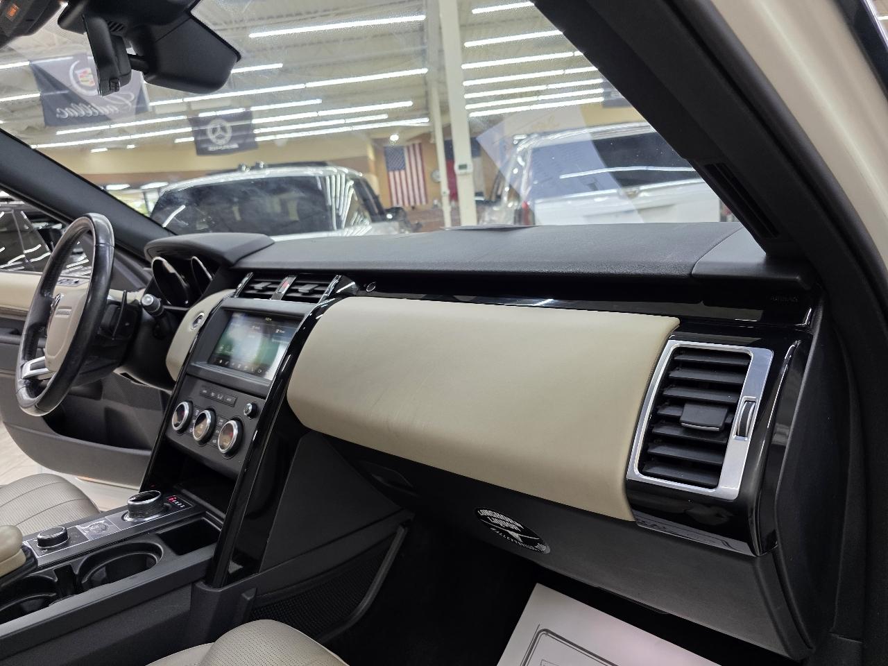 Land Rover Discovery SE 2019