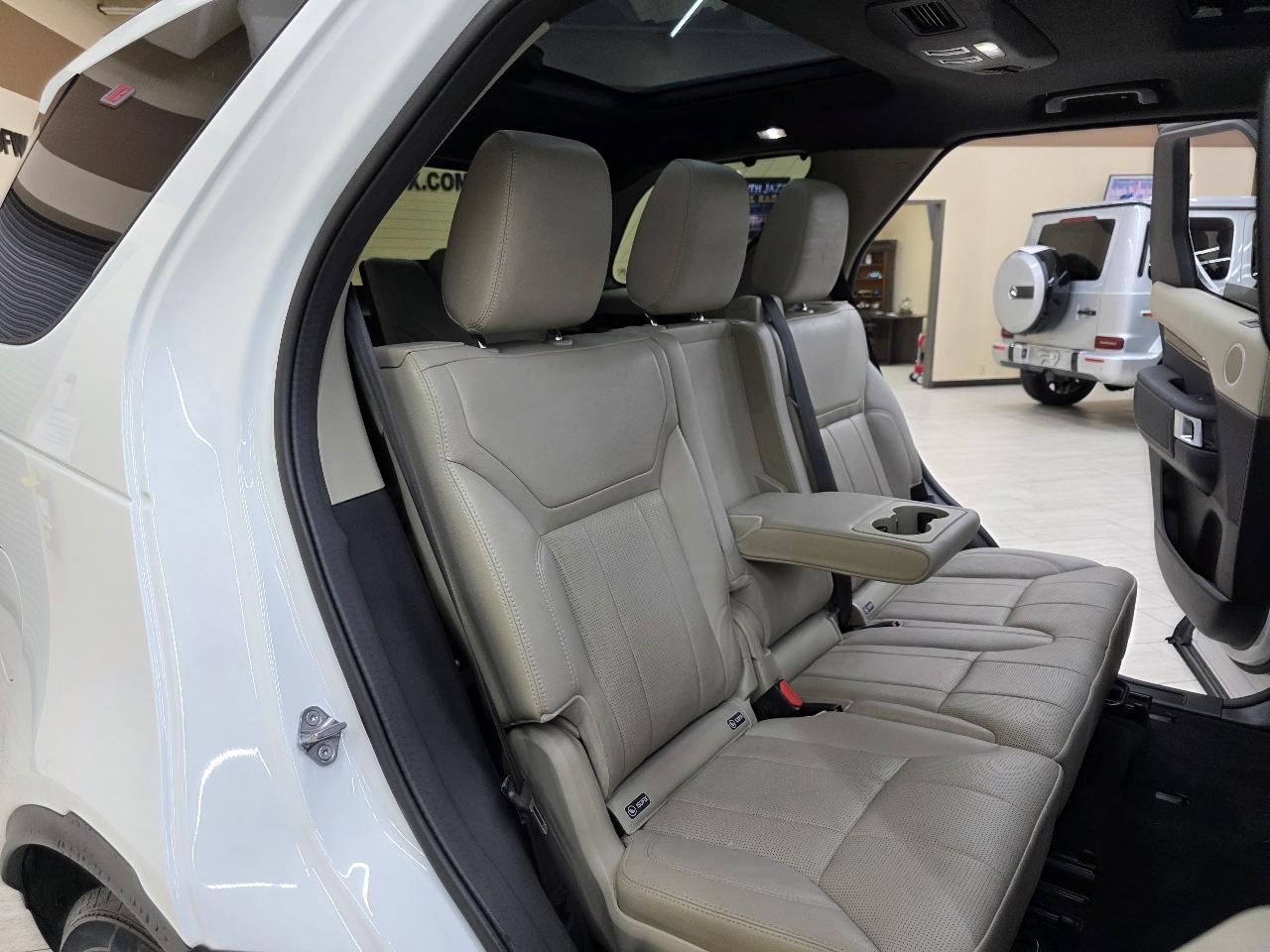 Land Rover Discovery SE 2019