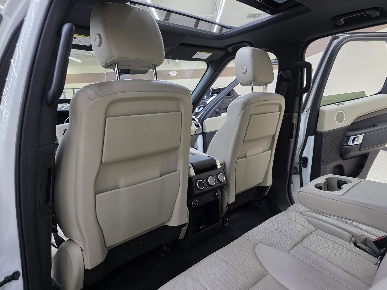Land Rover Discovery SE 2019