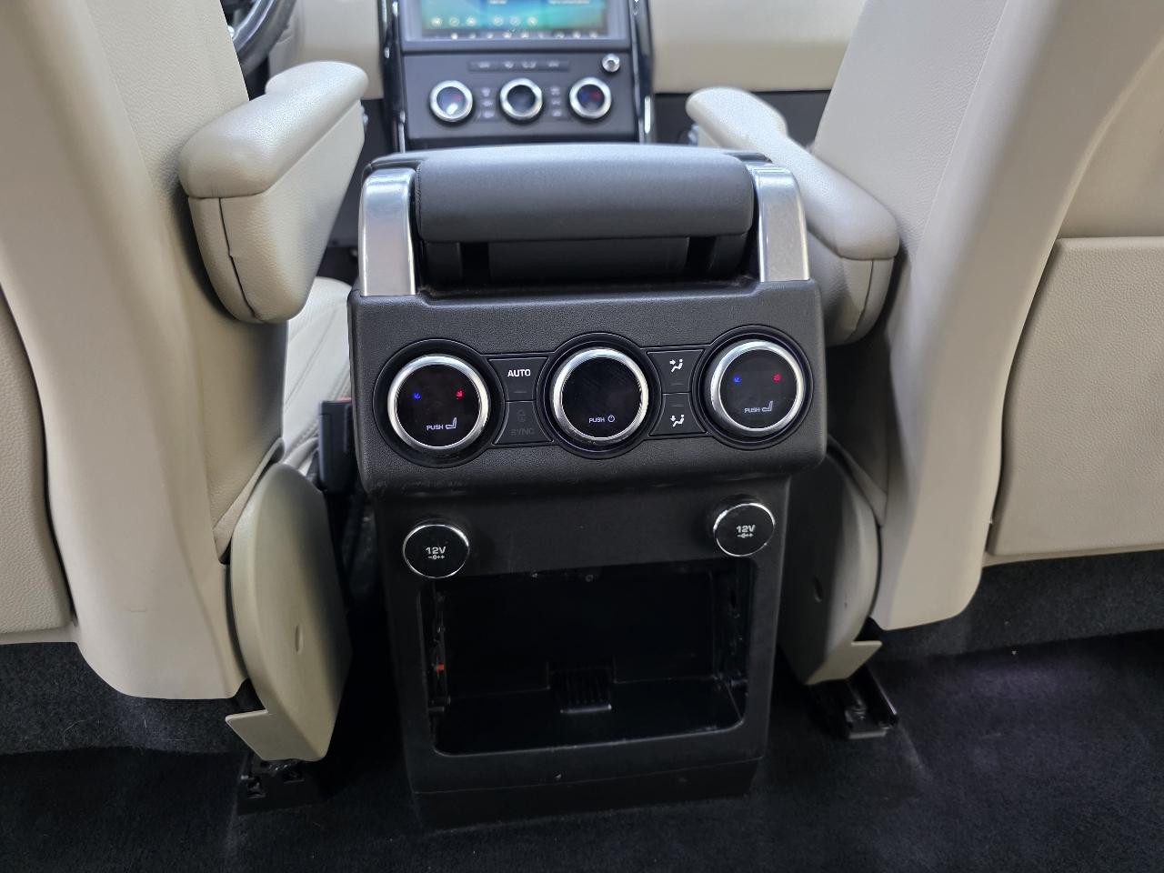 Land Rover Discovery SE 2019