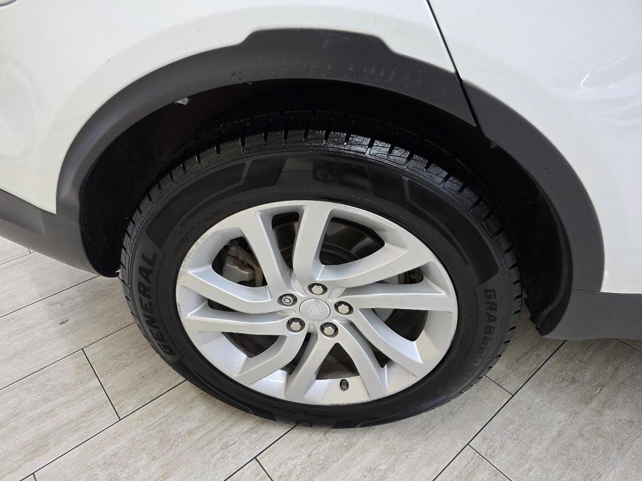 Land Rover Discovery SE 2019