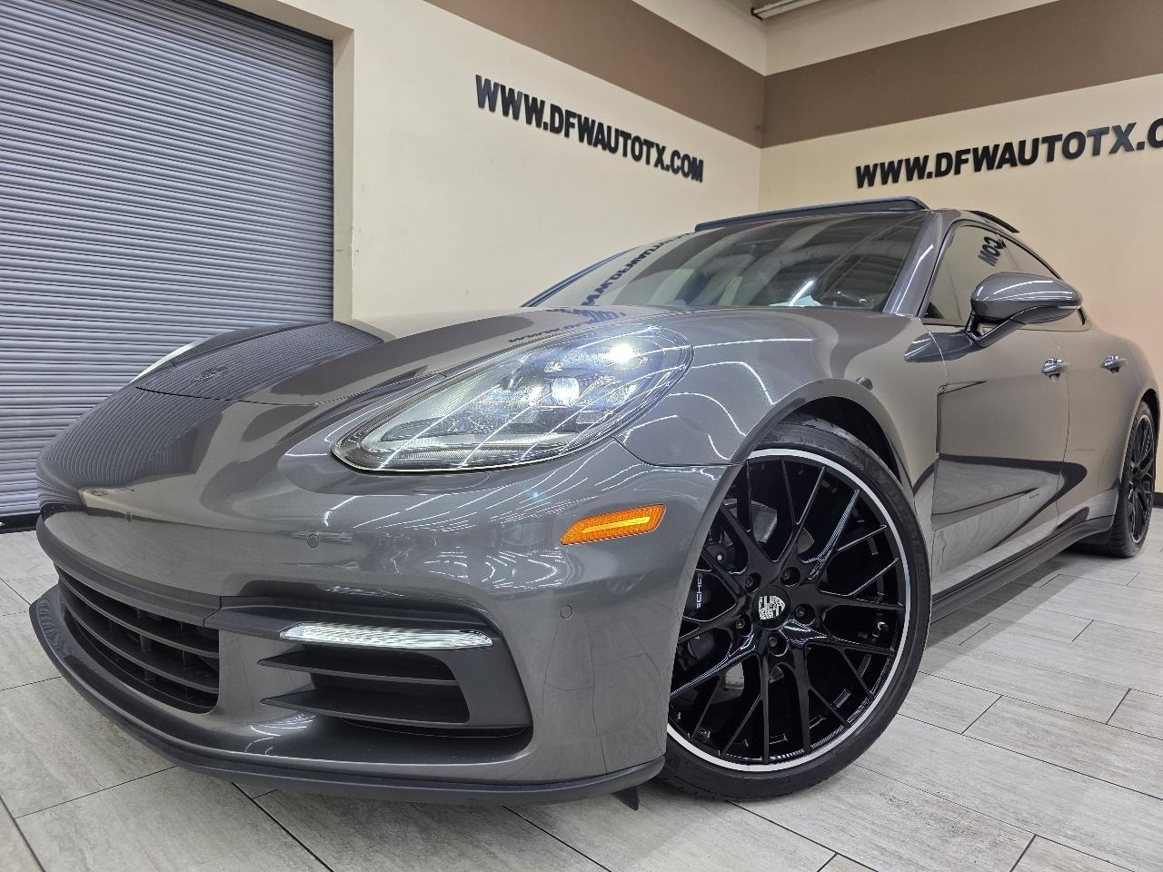 2017 Porsche Panamera sedan