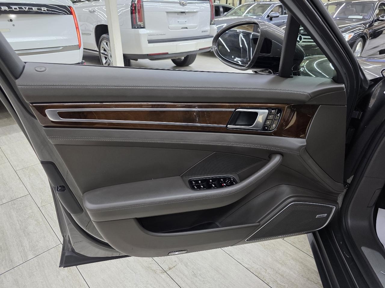 Porsche Panamera  2017